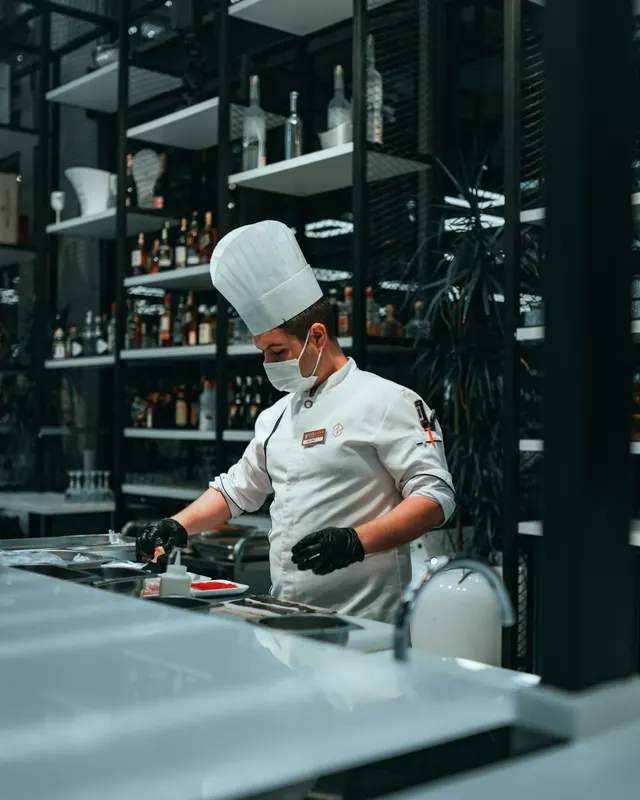 Trabalho diário na cozinha profissional